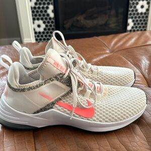 Nike women’s shoe size 9.5